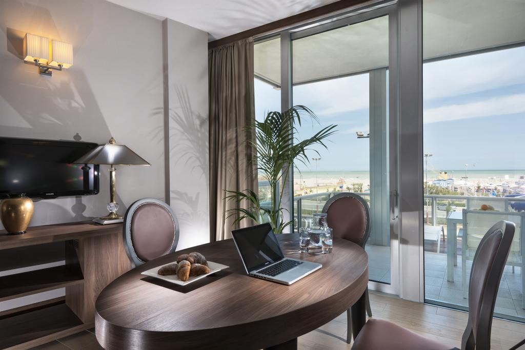 Waldorf Suite Hotel Rimini Buitenkant foto