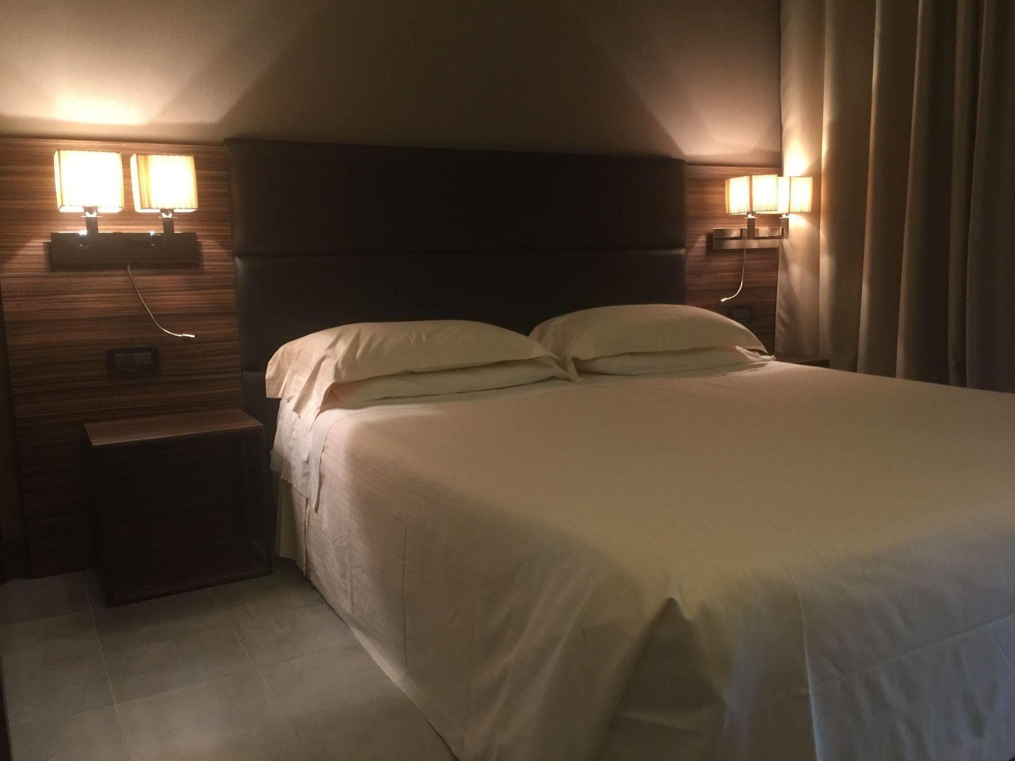 Waldorf Suite Hotel Rimini Buitenkant foto