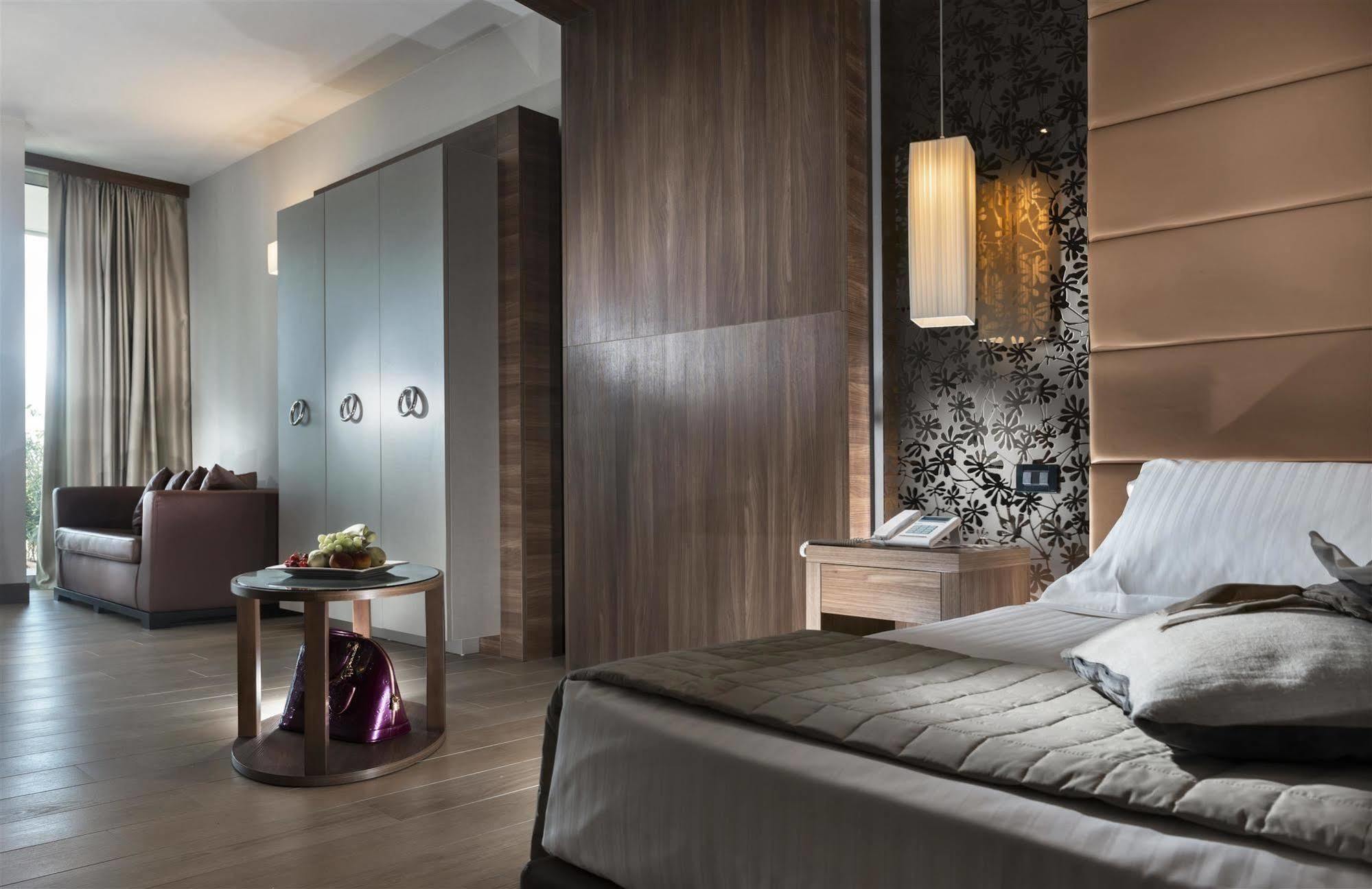 Waldorf Suite Hotel Rimini Buitenkant foto