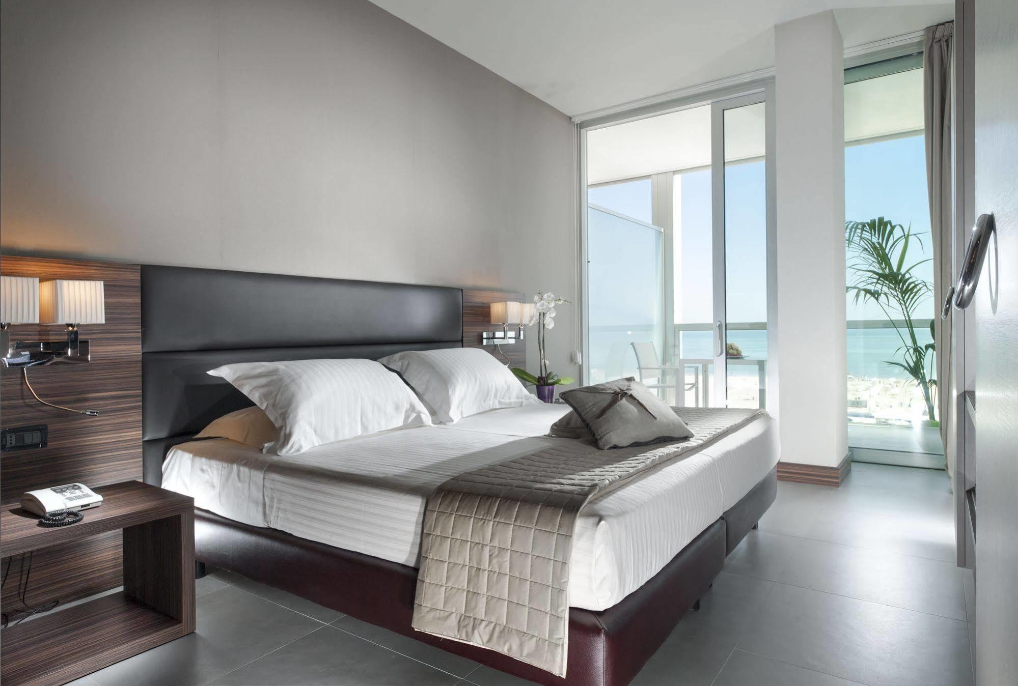 Waldorf Suite Hotel Rimini Buitenkant foto