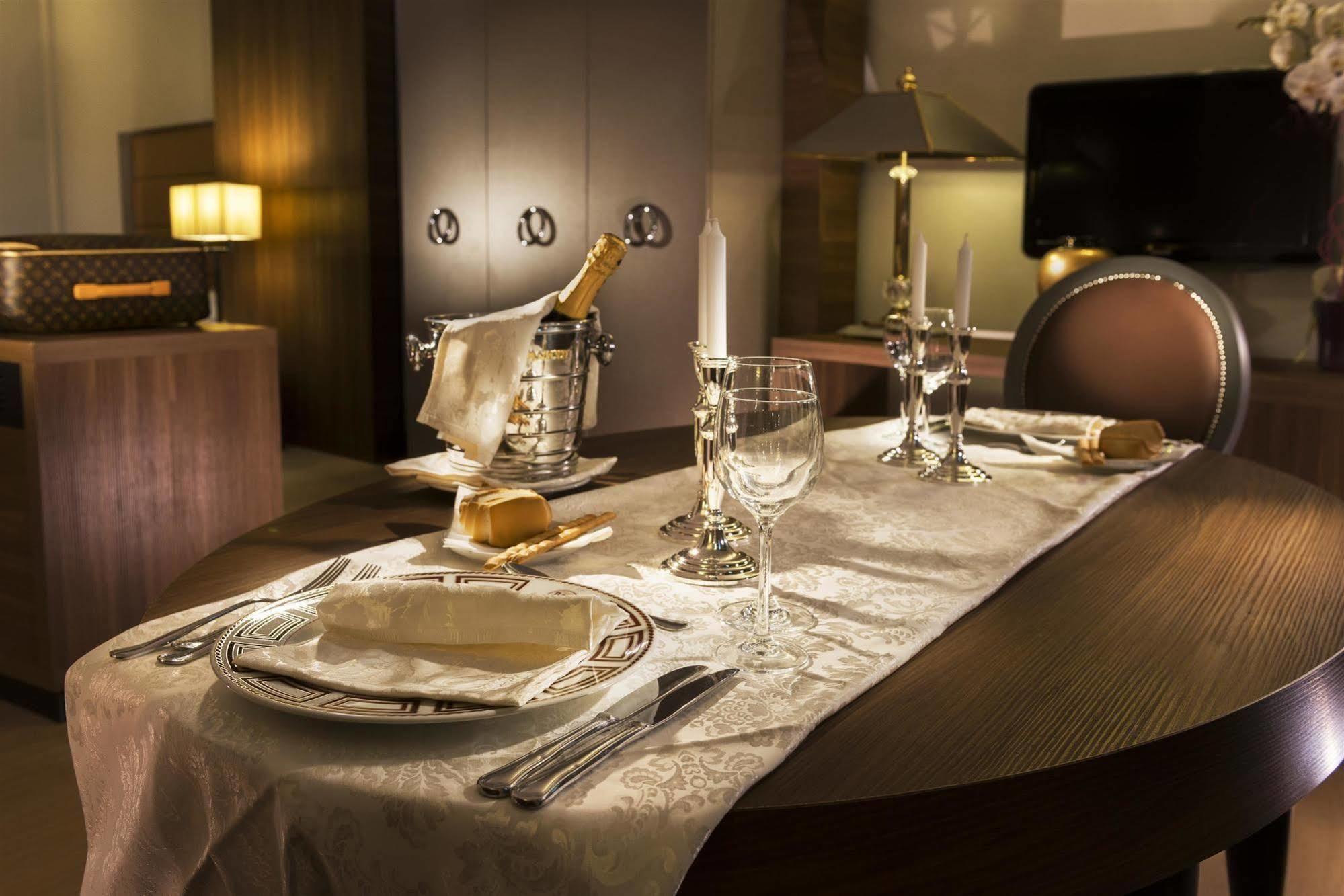 Waldorf Suite Hotel Rimini Buitenkant foto
