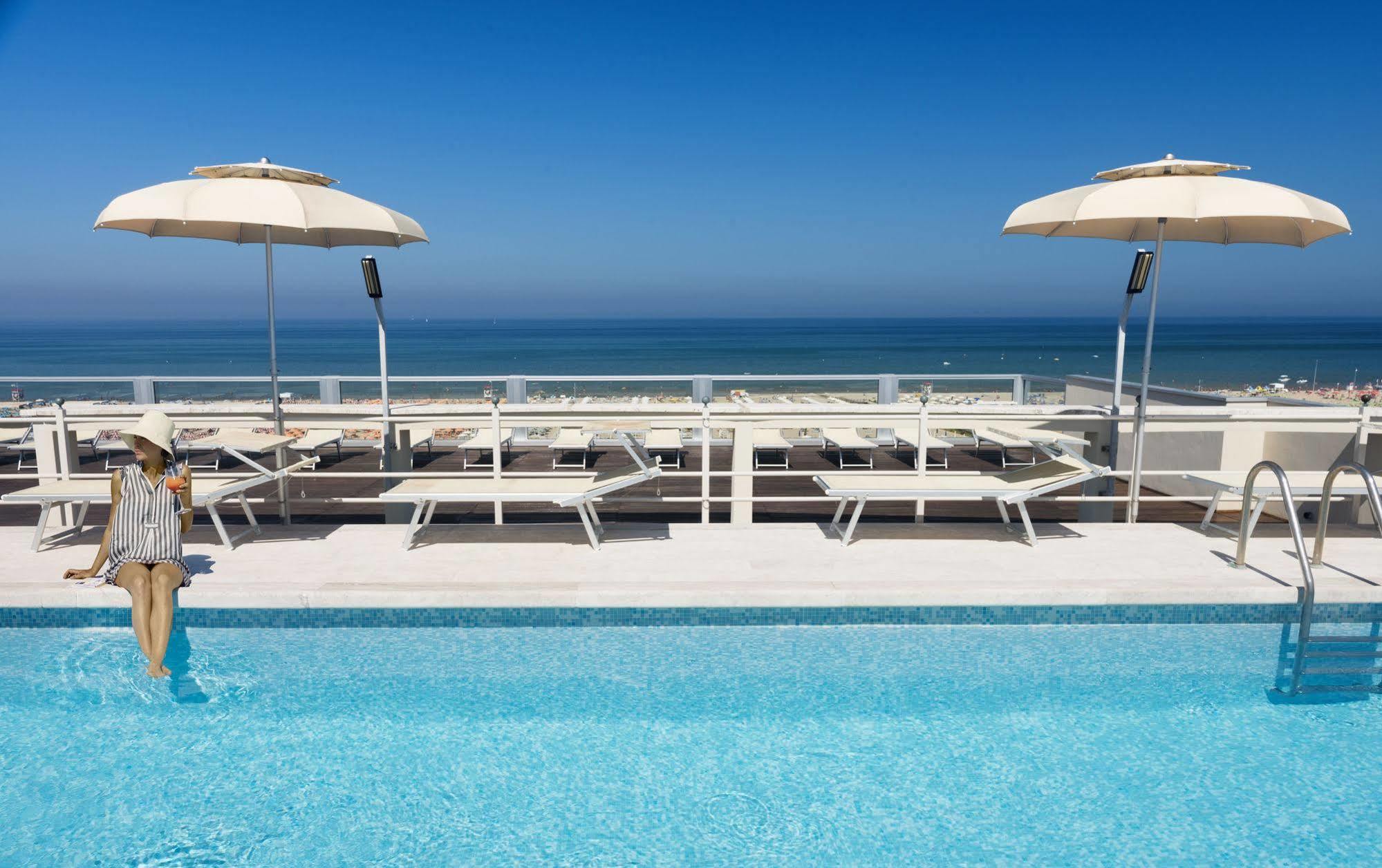 Waldorf Suite Hotel Rimini Buitenkant foto