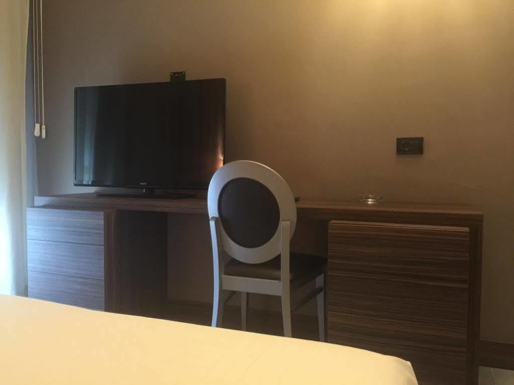 Waldorf Suite Hotel Rimini Buitenkant foto