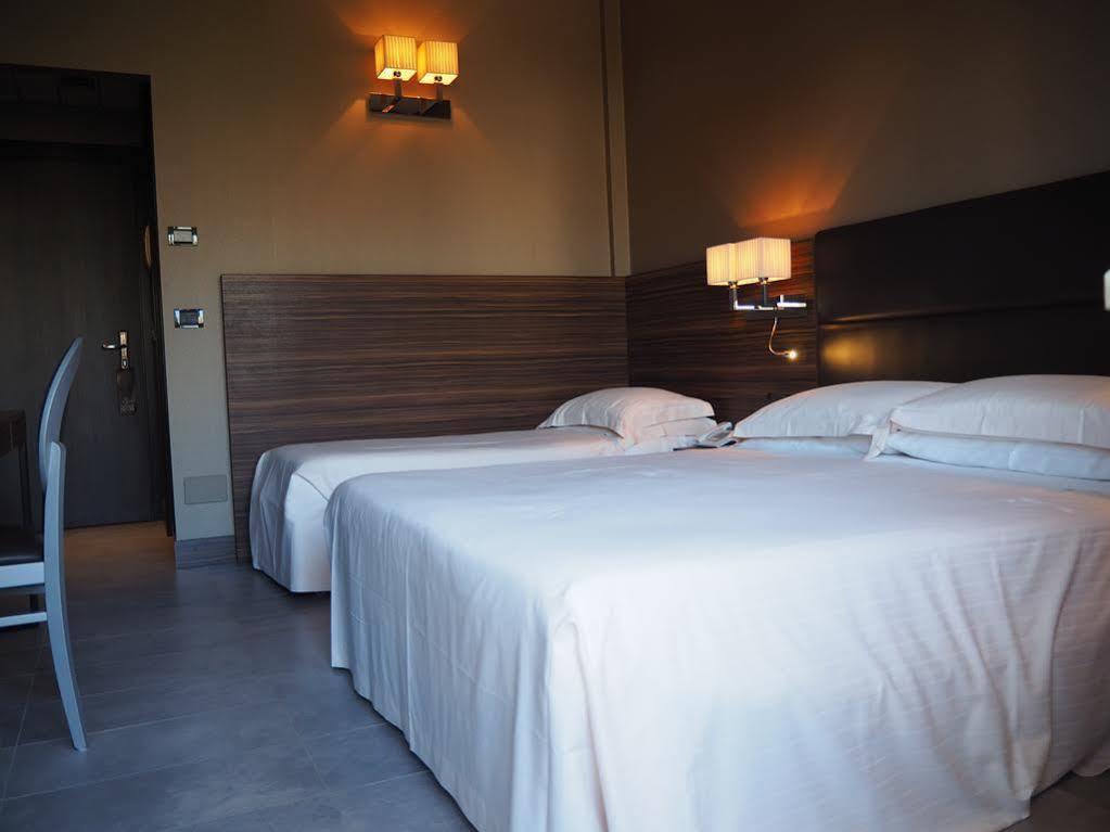 Waldorf Suite Hotel Rimini Buitenkant foto